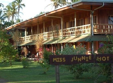 Miss Junies Lodge Тортугеро Екстериор снимка