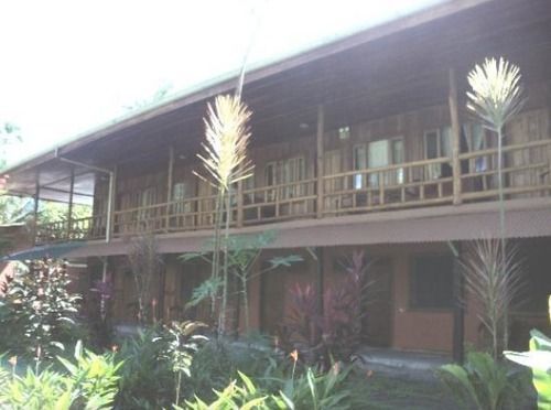 Miss Junies Lodge Тортугеро Екстериор снимка